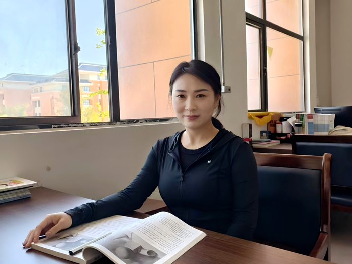 21胡媛媛照片_副本